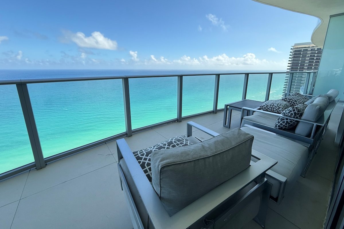 Luxury LPH with Ocean Front retreat 2/2 @ 39th Fl gallery image 2