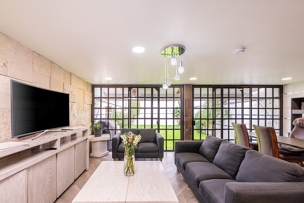 Modern House w/ A/C | Near Airport & Basilica CDMX gallery image 2