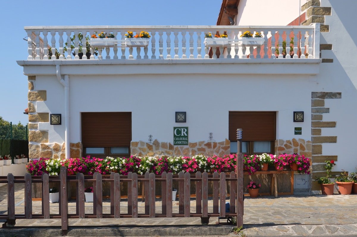 Casa Rural Iturritxo en Donostia para 12 persona gallery image 3