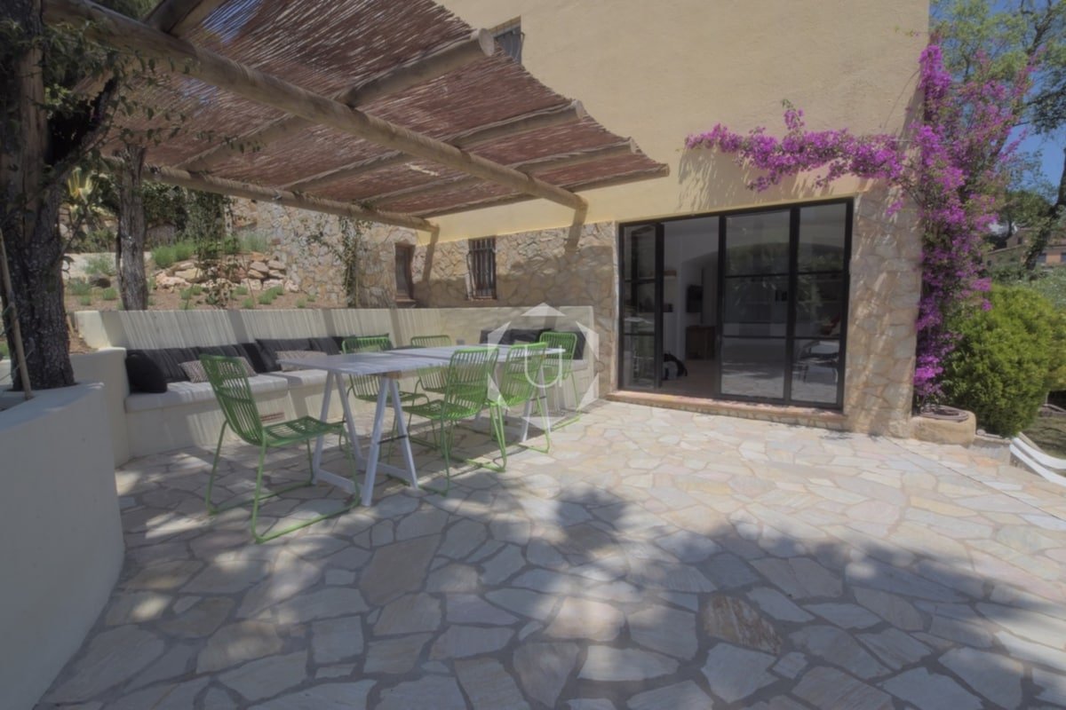 EL SOPLUIG – Green garden, heated pool, sea view gallery image 5