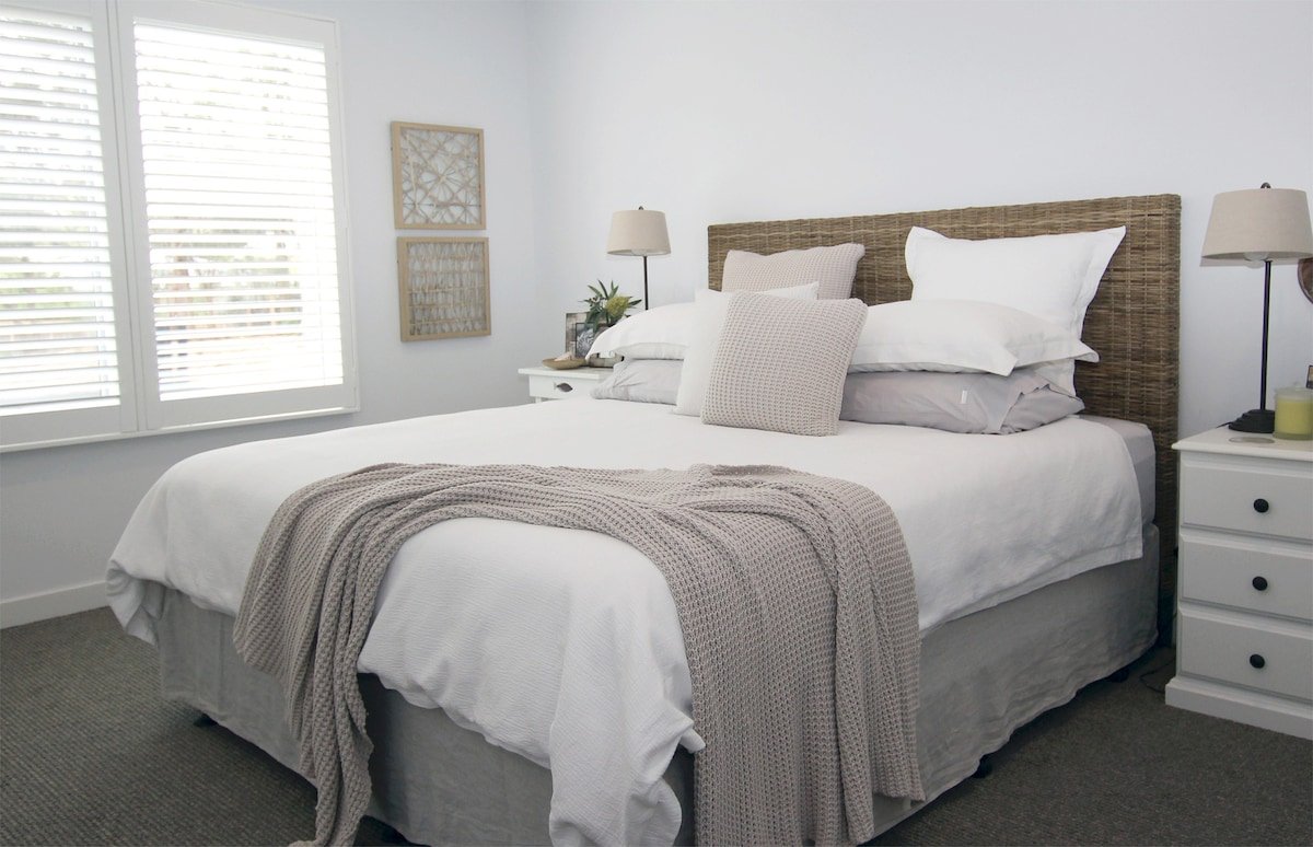 The Tennis Club in Portsea gallery image 3