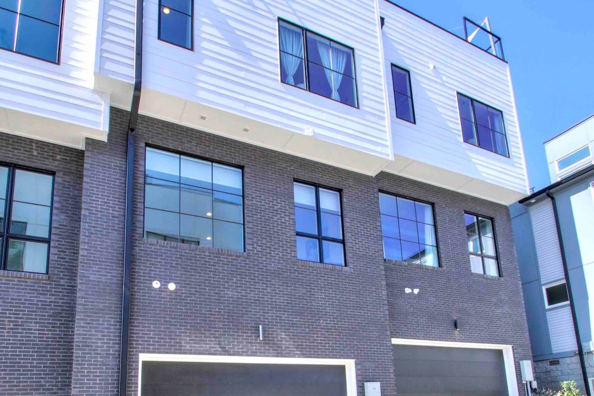 Luxury Modern Loft Huge Rooftop – Mins to Broadway gallery image 5