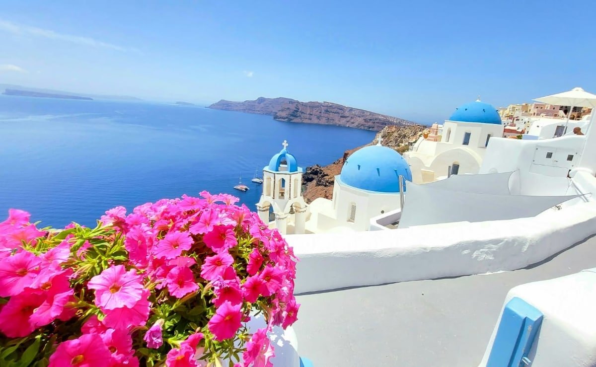 Island blue, postcard perfect view & private pool gallery image 4