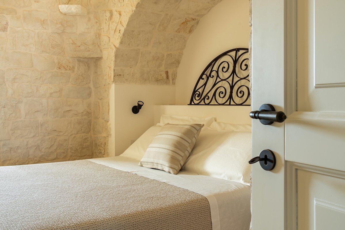 Trullo Jalè – Boutique Apartment “Scirocco” gallery image 5