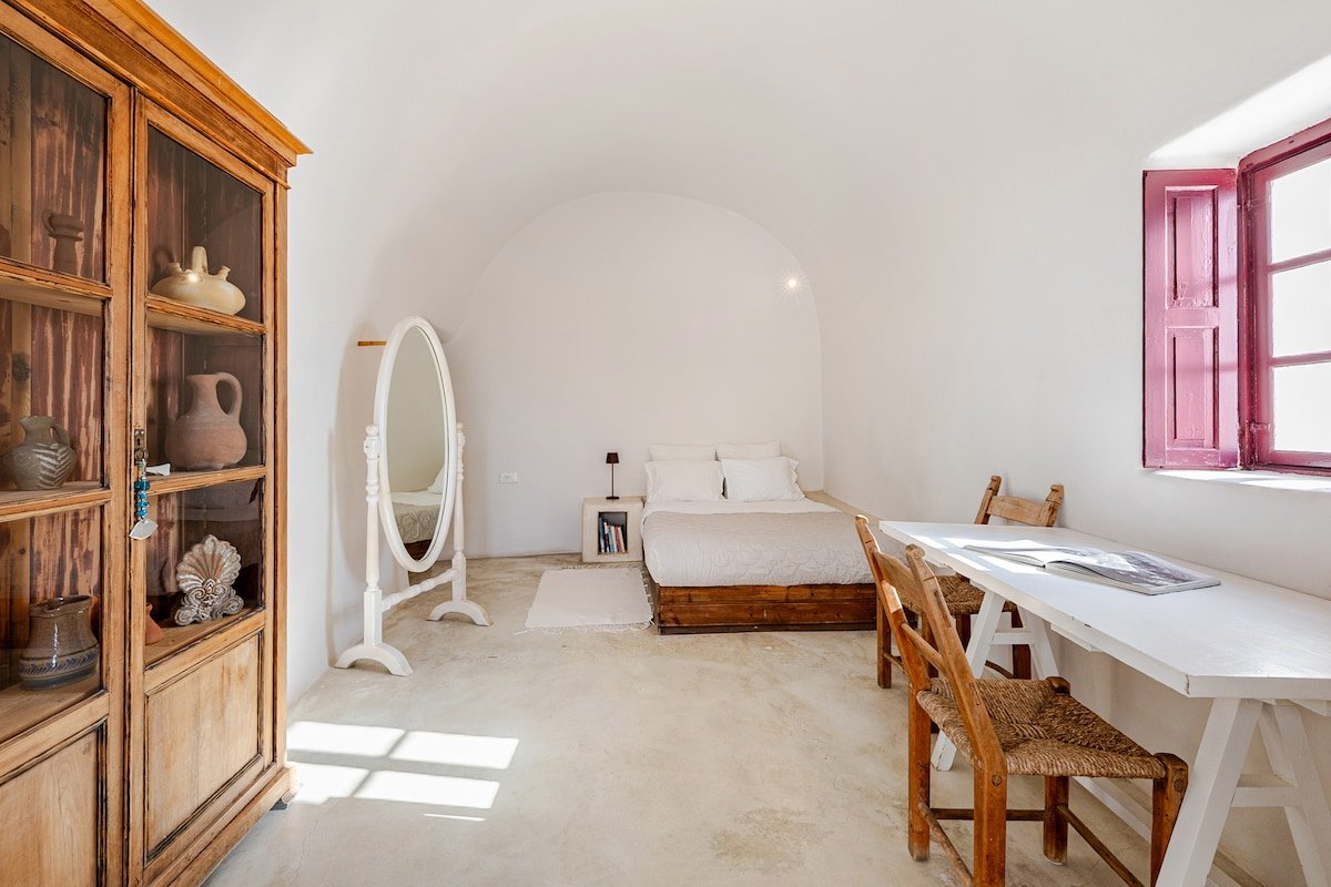 Unique Architecture, the Sculptor’s by Cycladica gallery image 5