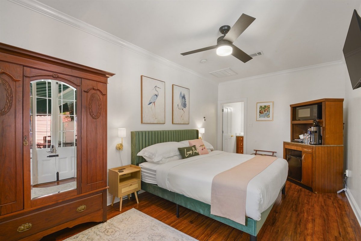 Parkside Villas, 6 Historic Guest Houses, Sleep 26 gallery image 2