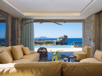 Villa Ocean, 3 BD, 2 BA, infinity pool, sea view!