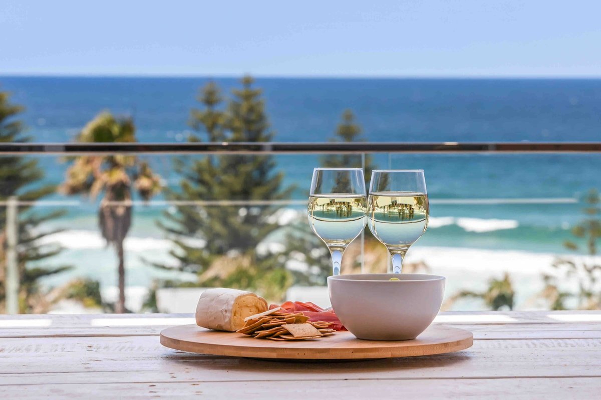 Beach View Curl Curl – House with Pool & Views gallery image 2