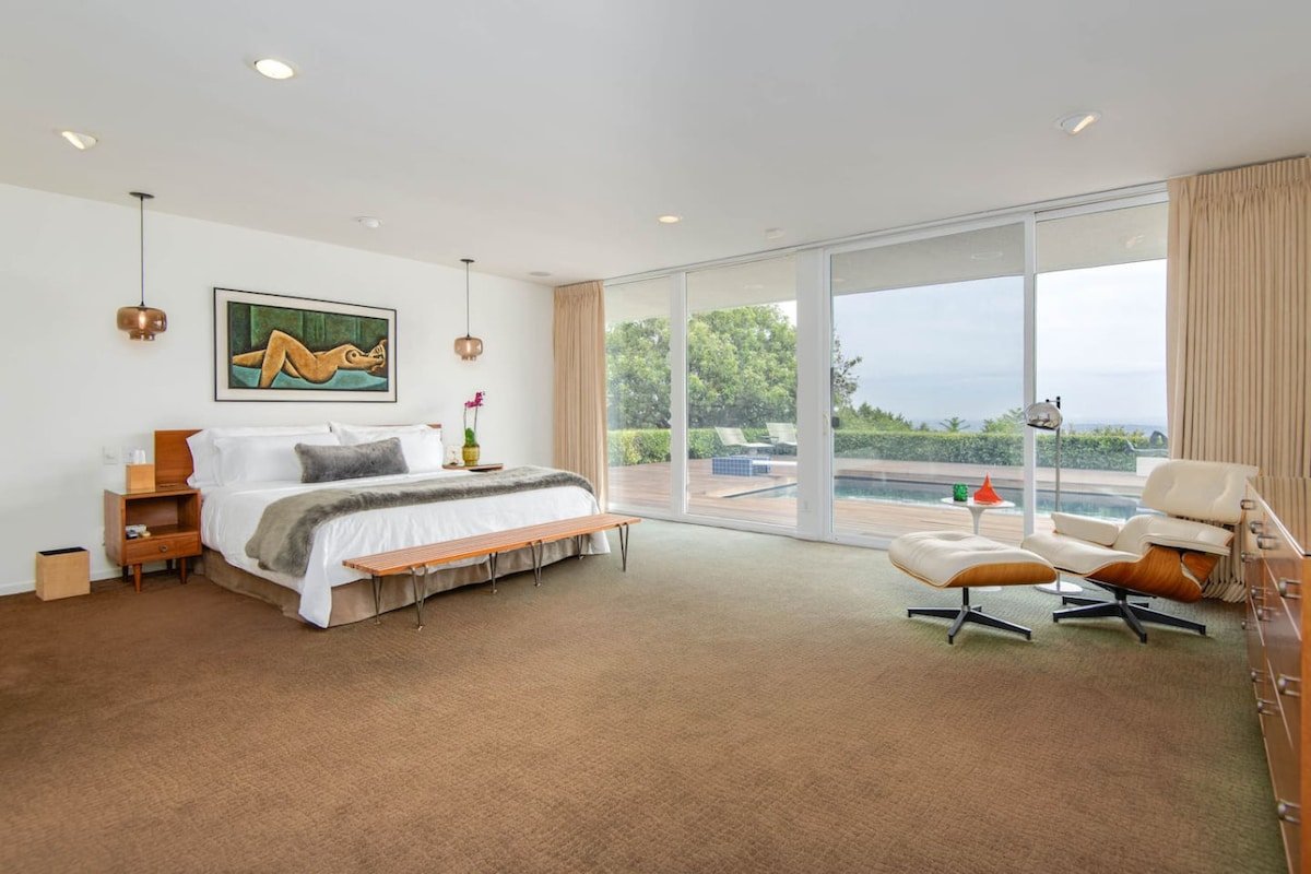 Luxe Hollywood Hills Modern, City Views, Pool/Spa gallery image 4