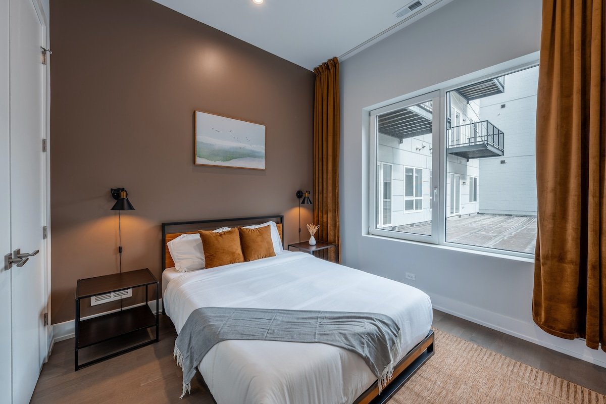 Grant Park-10 min Free P-Spot EV&Balcony Sleeps 12 gallery image 5