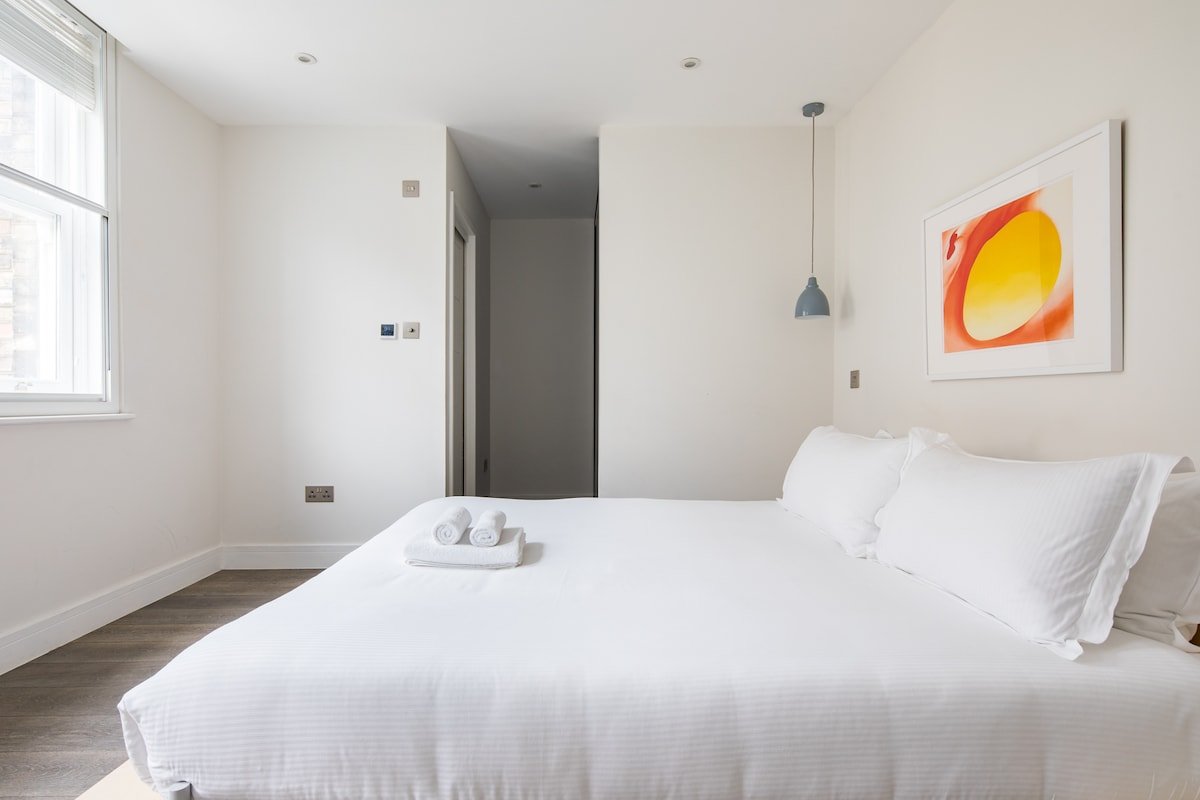 Leicester Square 3BR Penthouse gallery image 5