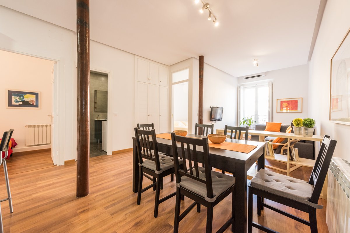 La Latina. Plaza Mayor. Céntrico y tranquilo.