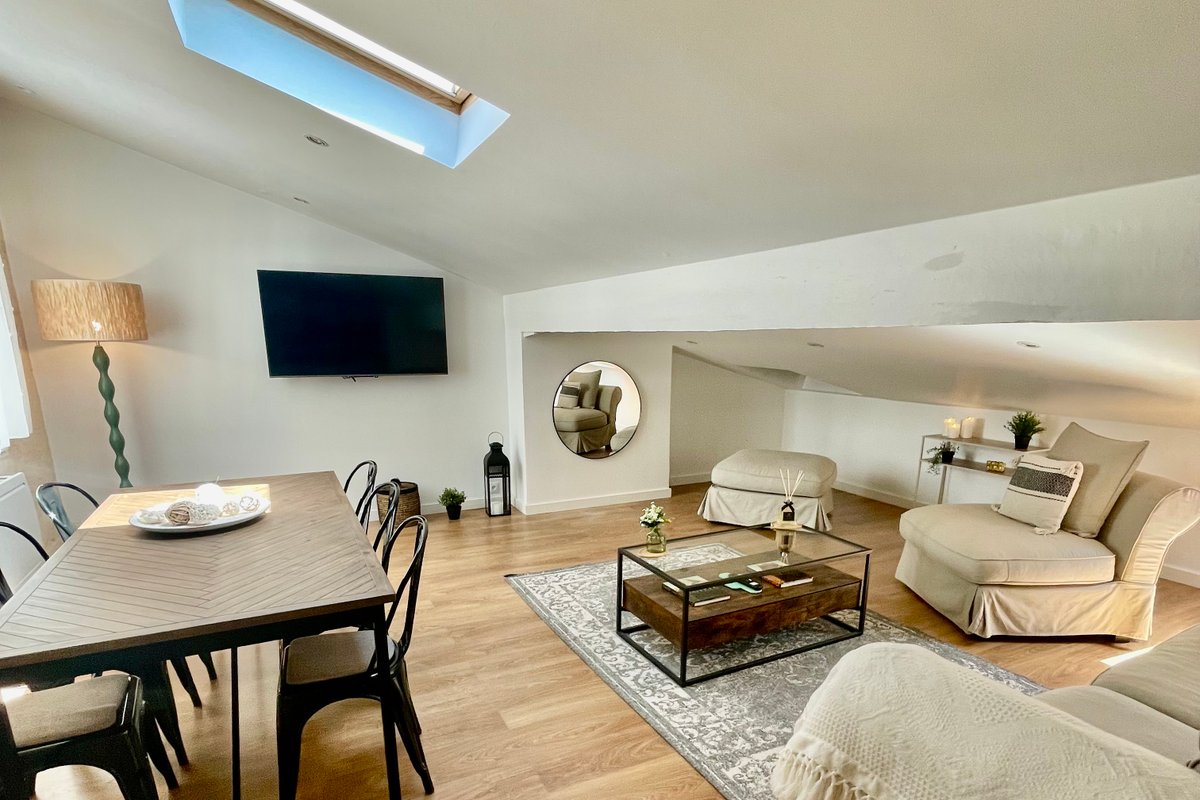 3 chambres au calme, coeur du triangle d’or – Tram