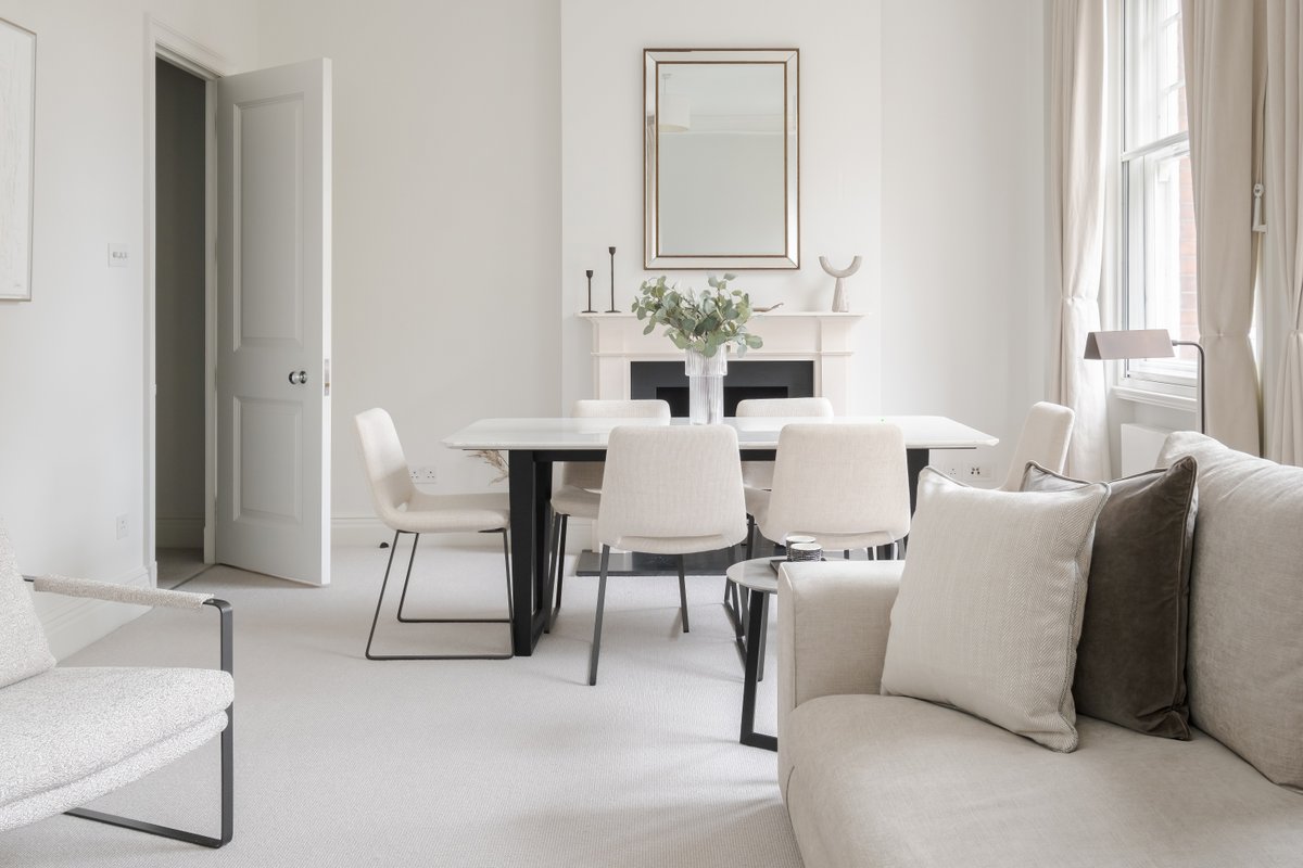 Spectacular Knightsbridge single level flat