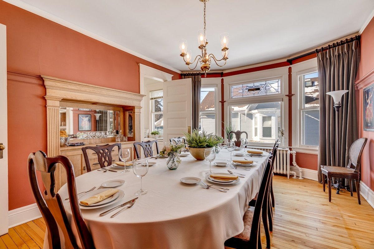 MINNeSTAY* The Fitzgerald | Vintage gallery image 5