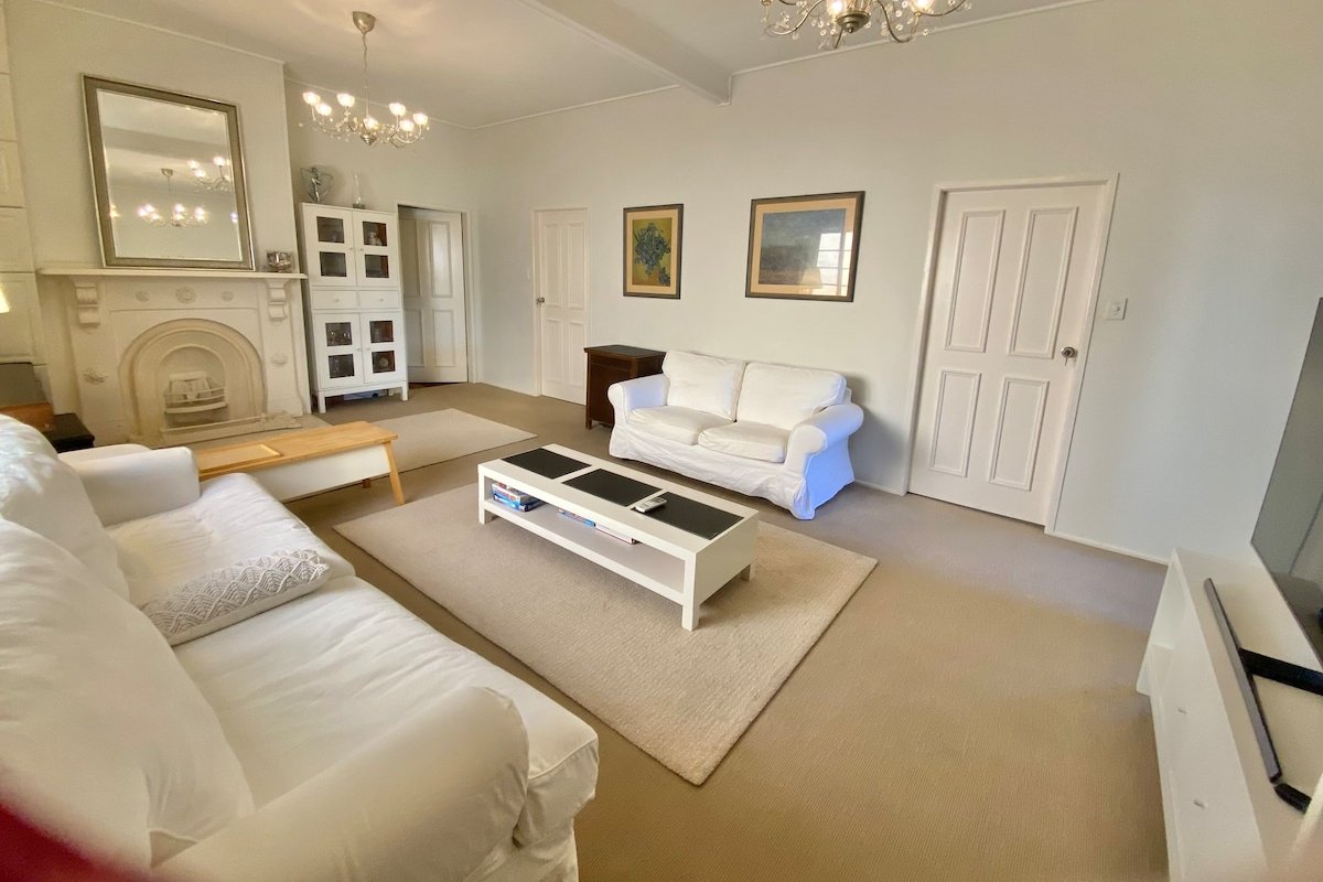 Fab 4 bedroom clean & comfy – owner operated gallery image 2