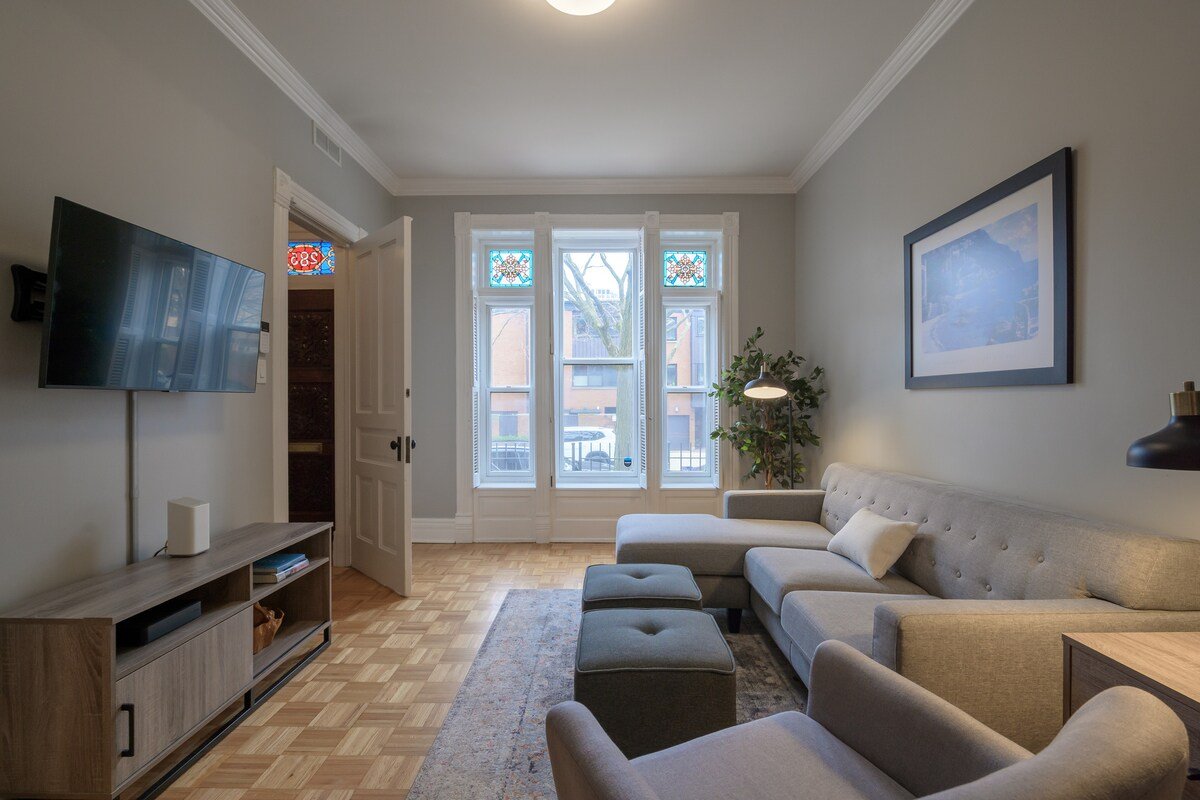 Vintage Walk-up in Old Town gallery image 5