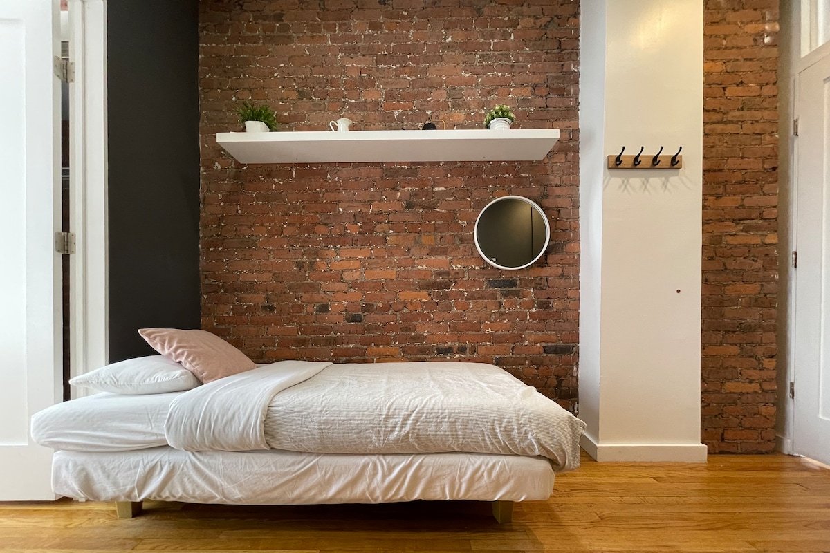 Midtown Two-Bedrooms gallery image 3