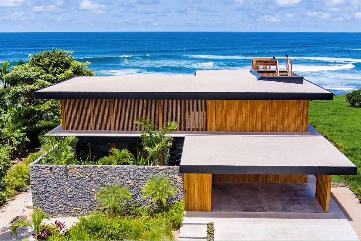 Luxury oceanfront villa · housekeeping & concierge