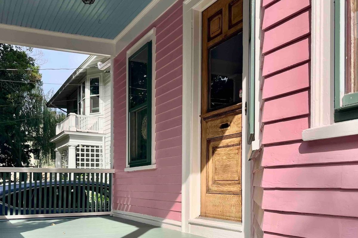 Victorian Gem in Historic Elmwood gallery image 3