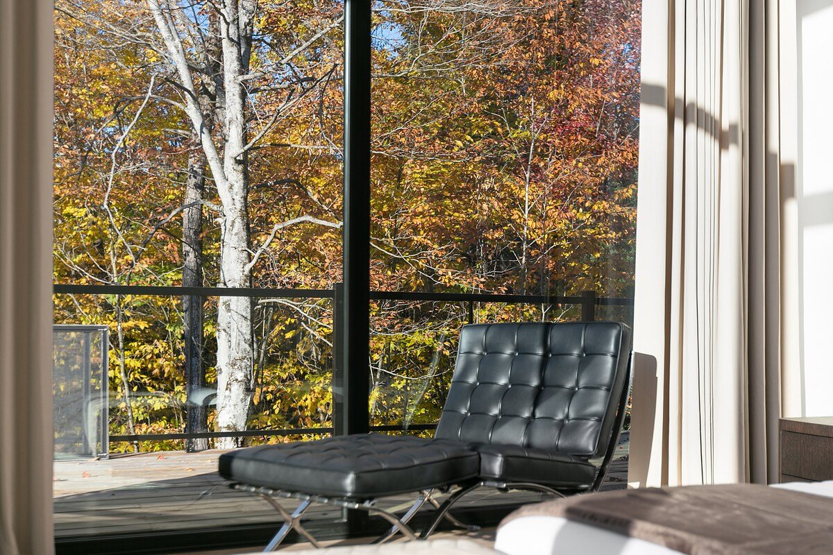 Secluded Luxury Spa Chalet gallery image 3