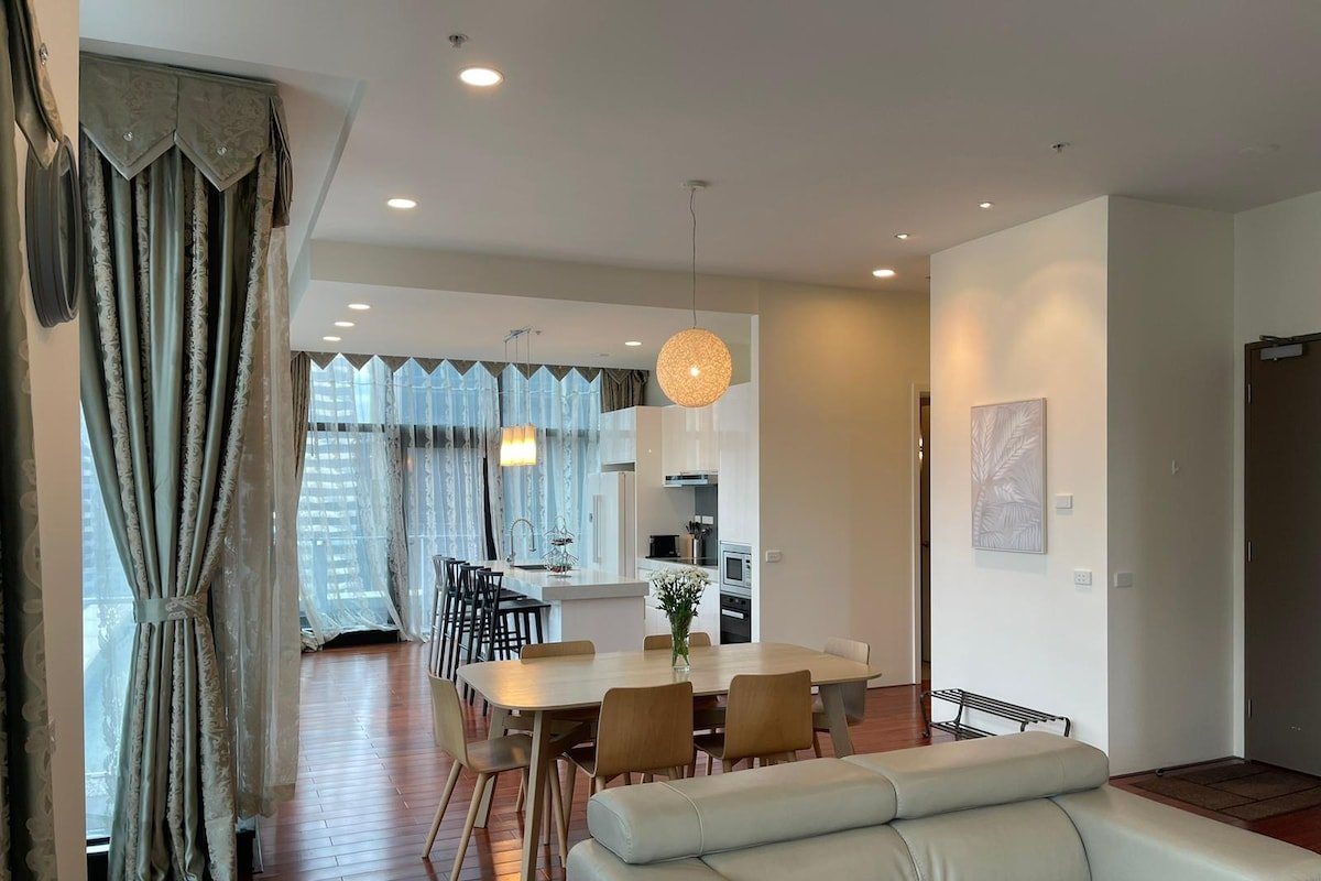 Melbourne CBD Penthouse Marvel gallery image 2