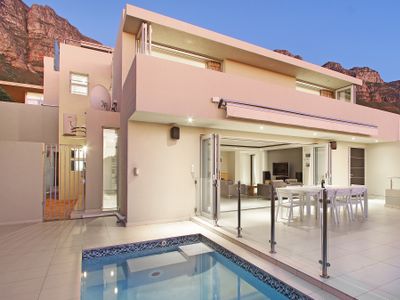 Ravensteyn Villa – Lux villa with Sea Views & Pool