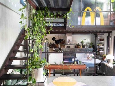 Unikt arkitekttegnet lite fabrikk hus på rodeløkka