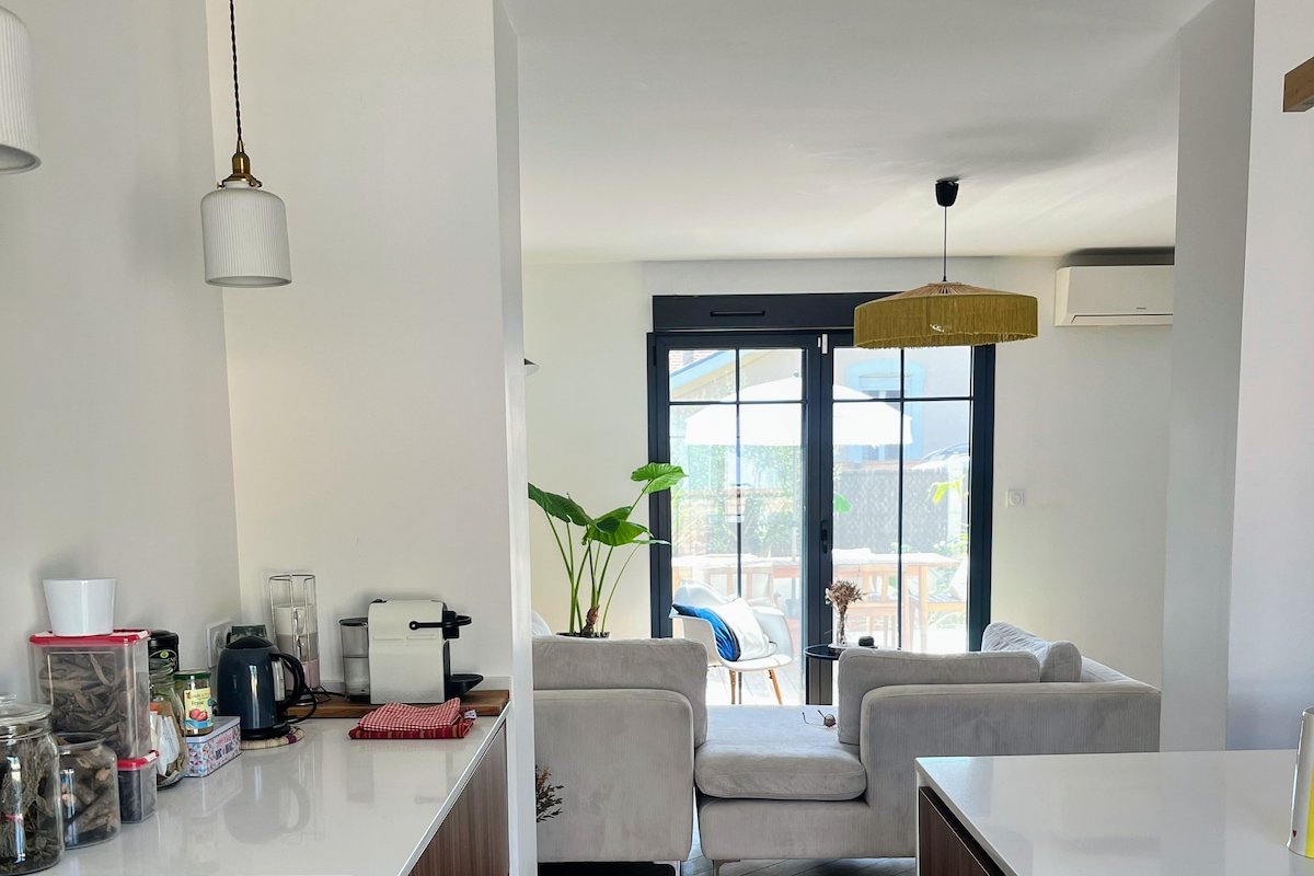 Pool villa in the vineyards gallery image 5