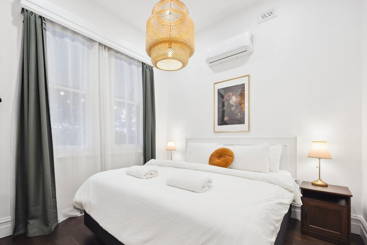 Paton House | Heritage Luxe | 250m to Beach gallery image 4