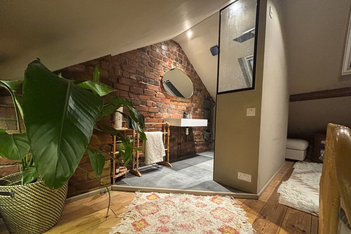 Lovely 3 Bedroom +1 Victorian Terraced House gallery image 3