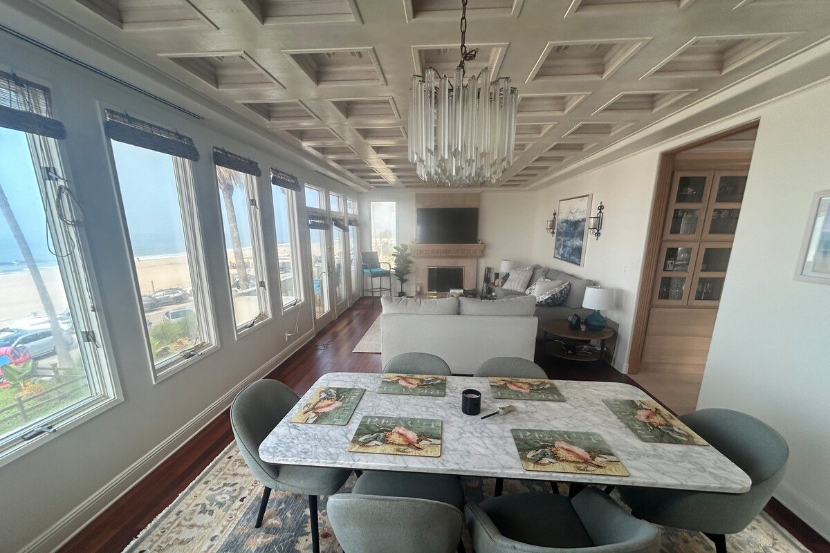 Beach Front Paradise: Manhattan Beach Strand House gallery image 5