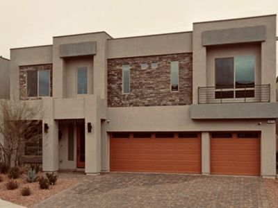 2020 luxury home with 3952 SF of living space