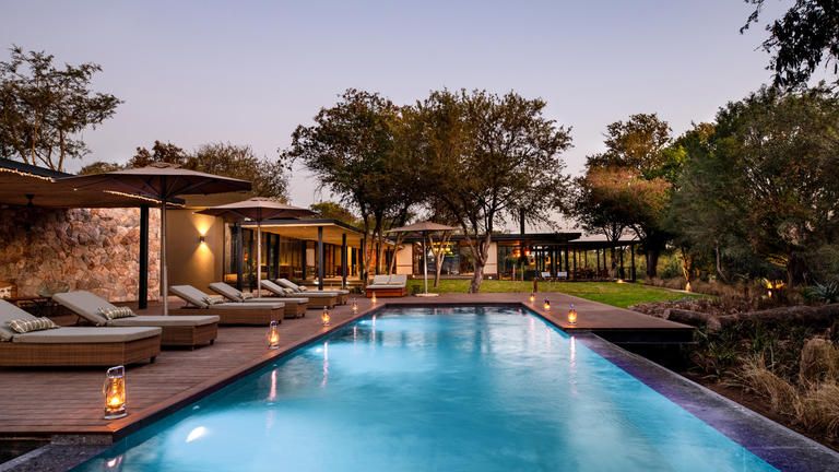 Tanda Tula Safari Camp - pool