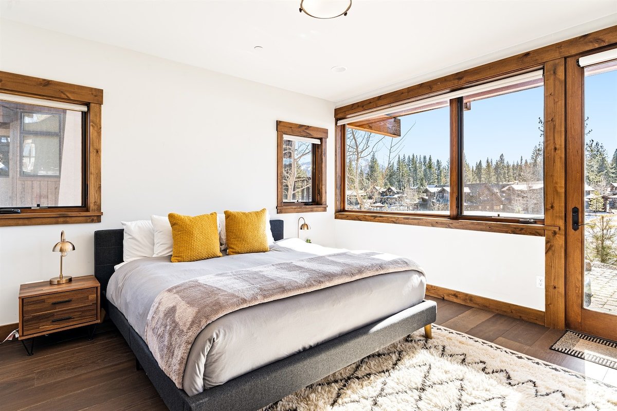 Private Hot Tub with Views of Northstar gallery image 5