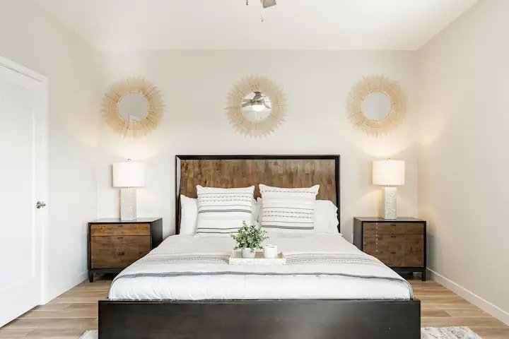 1 Block to Sand Contemporary 5BR Triplex gallery image 4