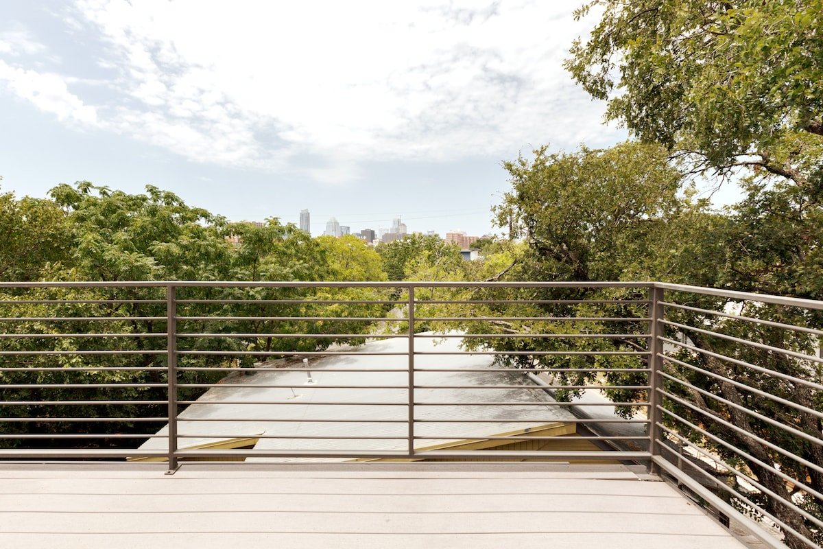 Skyline Views from Three Level Home in East Austin gallery image 4