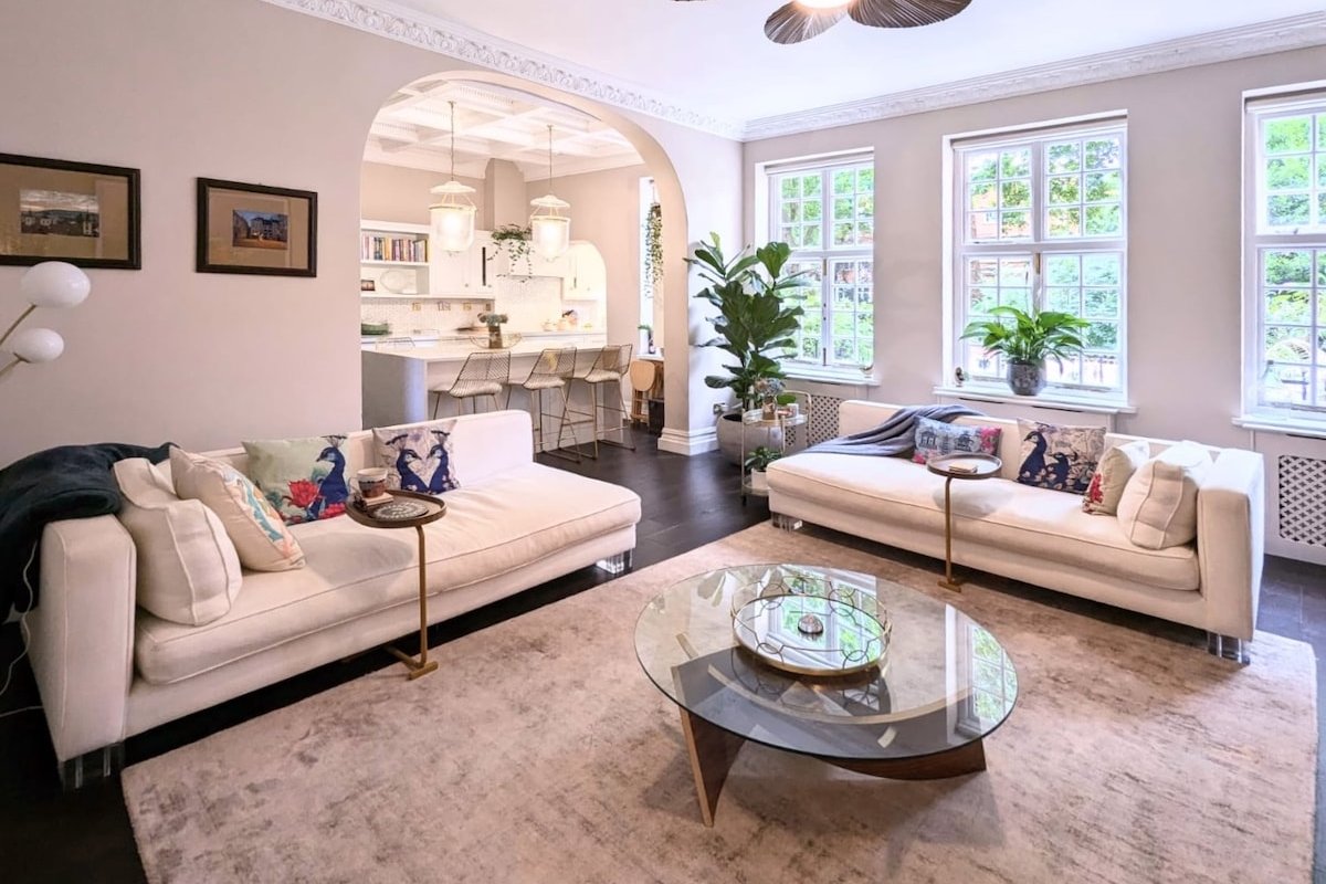 Unique historic mansion in Kensington & Chelsea gallery image 2