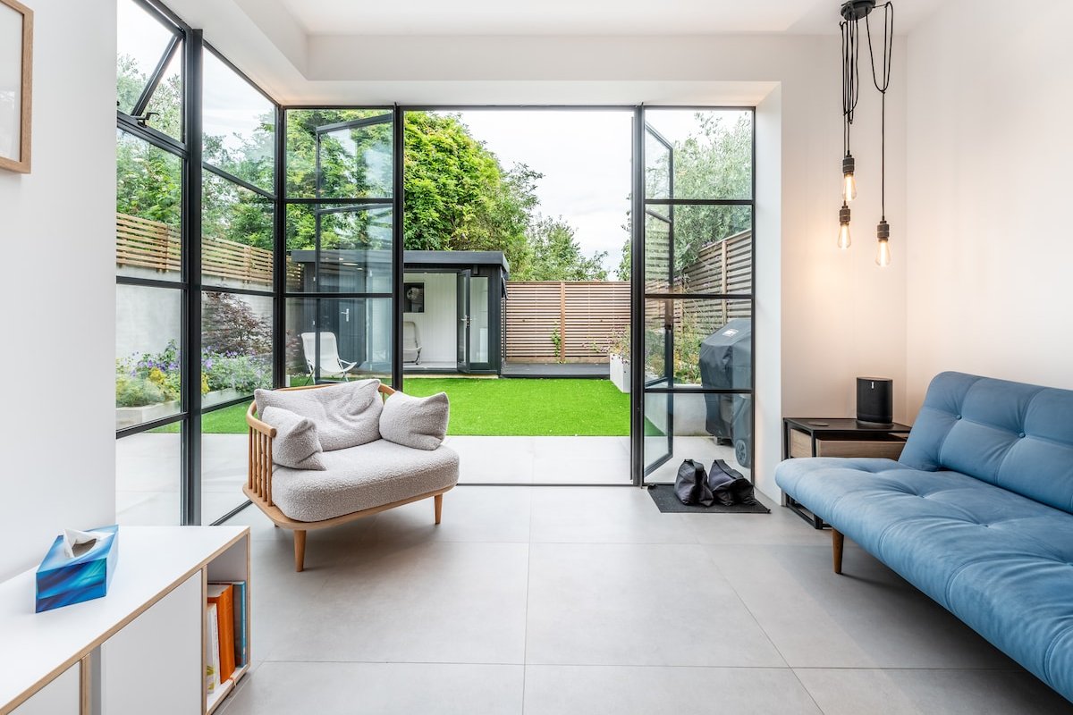 Beautiful Retreat St Margarets London Free Parking gallery image 2