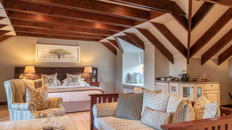 Oliver's Luxury Loft Room