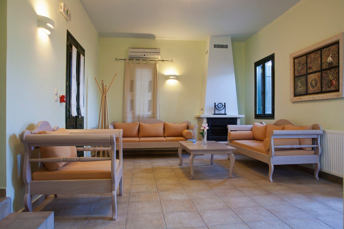 Traditional Houses 4km from the Sea for 23 persons gallery image 5