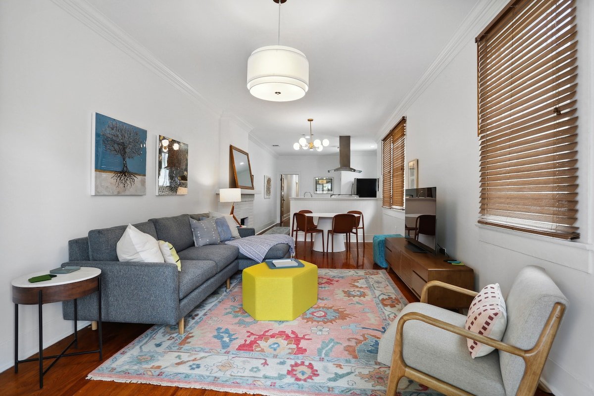Stunning Uptown Oasis: 3BR/2BA at Audubon Park gallery image 2