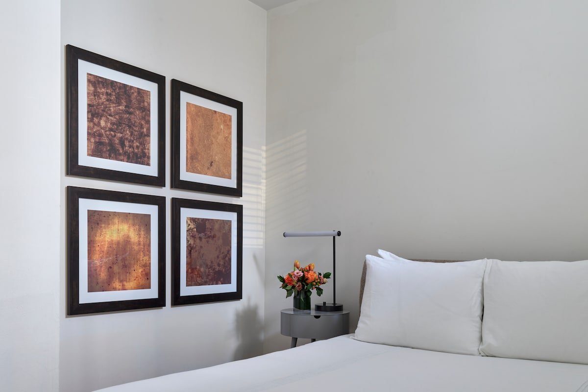 AKA Times Square – 2BDJR – Washer/Dryer, Kitchen gallery image 3