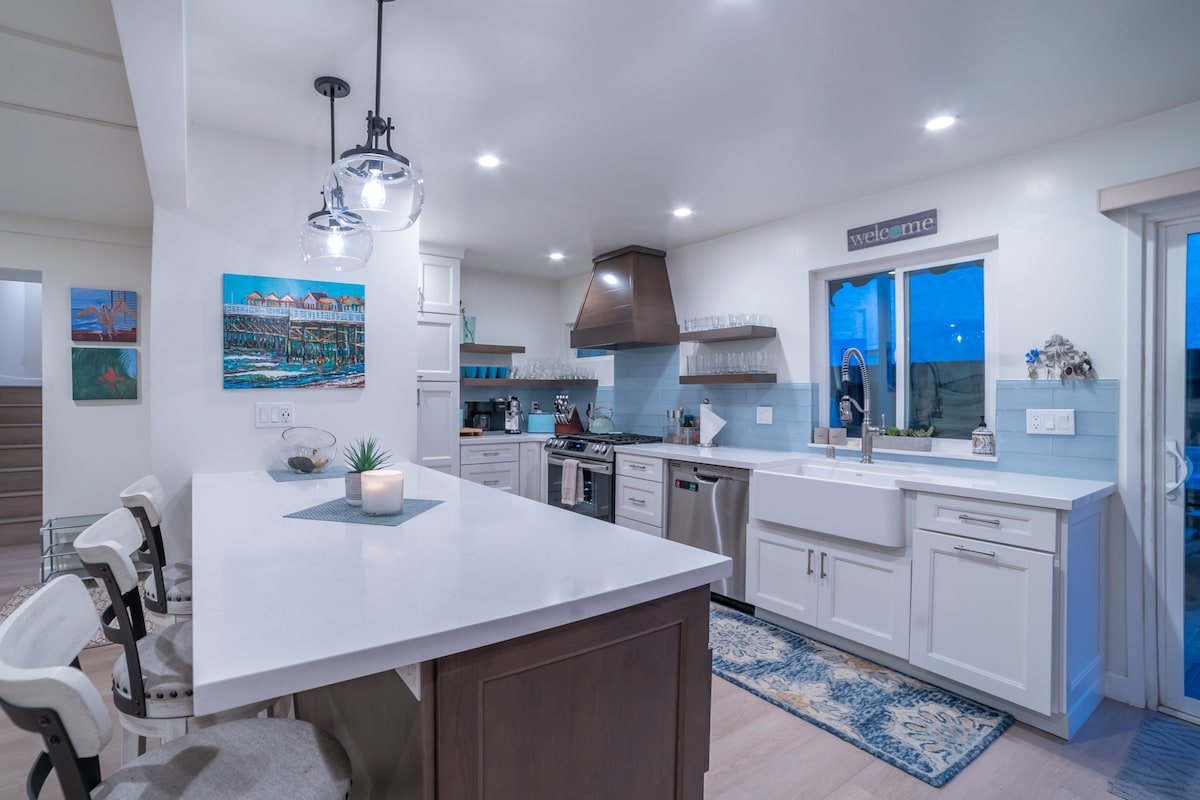 Beachside Retreat – 1 Min to Beach & Garnet Av. gallery image 3