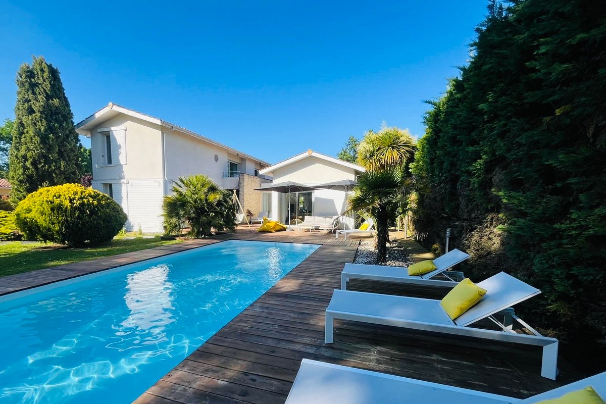 La Rêverie – Family house 12pax – Great fireplace