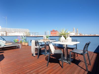 Attic with balcony by Dalí EnjoyBCN Apartments