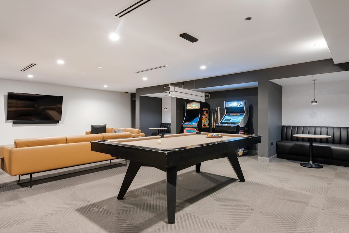 Two 2BRs Near Millennium Park, Ideal for Groups gallery image 5