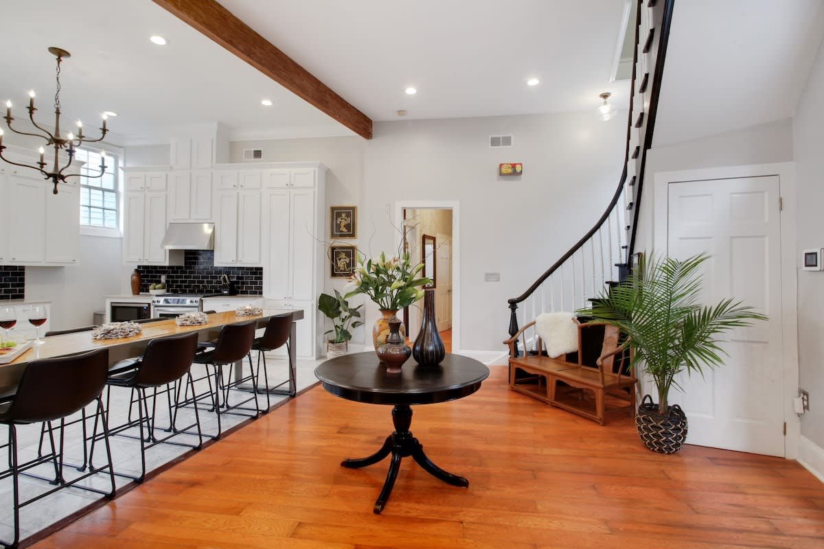 Historic 8BR Inn with Pool | Hot Tub gallery image 3