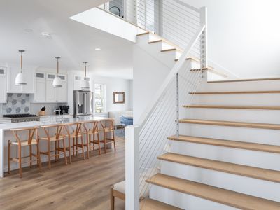 New Build-4 Bed, Steps to Vineyard, Close to Beach