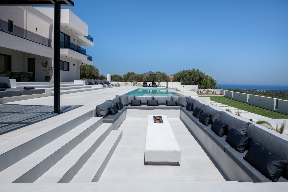 LeEva Oasis villa gallery image 3